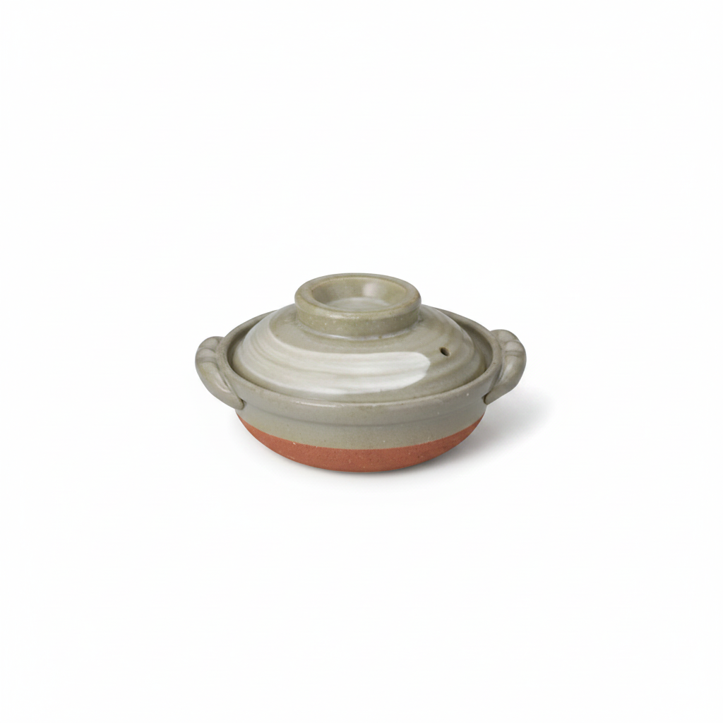 Donabe Kyofu Shirahakeme clay pot on white background