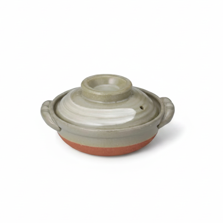 Donabe Kyofu Shirahakeme clay pot on white background